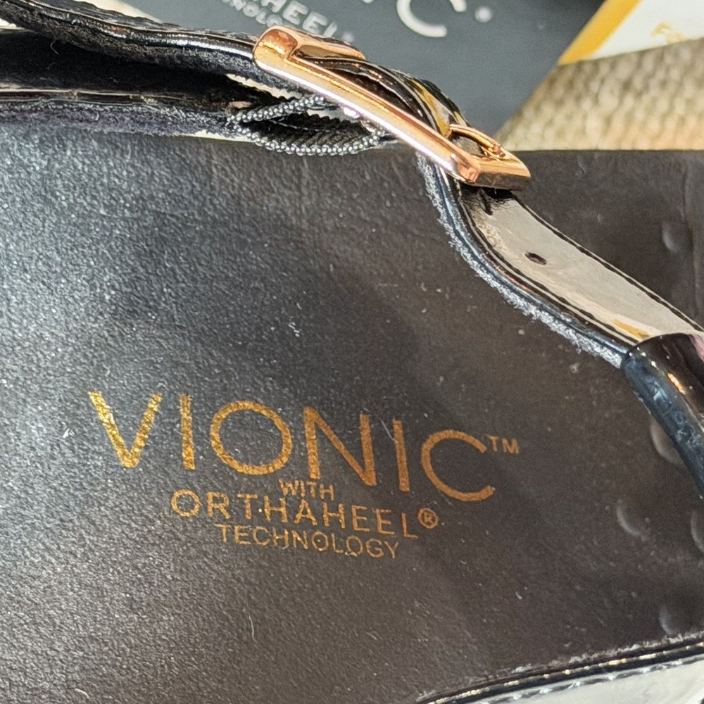 VIONIC Adriane Black Patent Leather Flat Slingback Sandals Size 9 NWT - Picture 2 of 6
